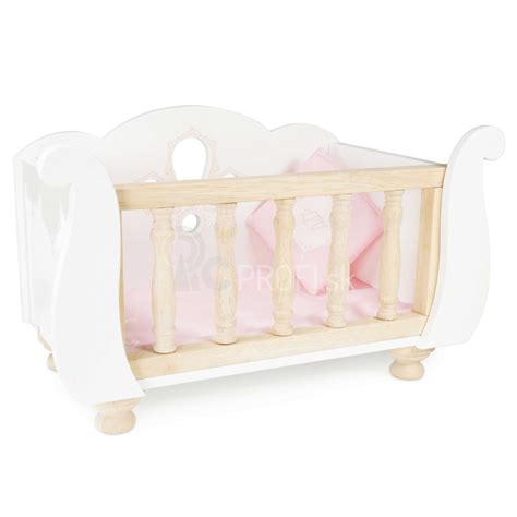 Detail zaoblených hrán detskej postieľky