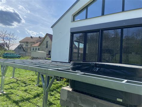 detailný pohľad na nastaviteľný rošt detskej postieľky