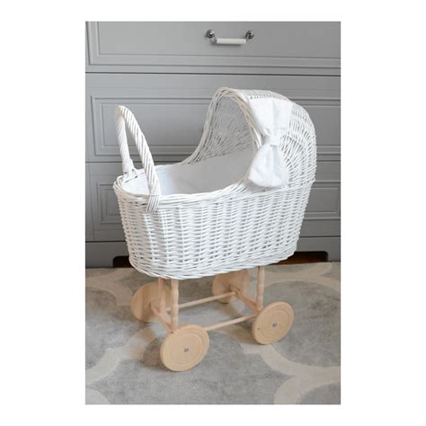 historické prútené kočíky pre bábiky
