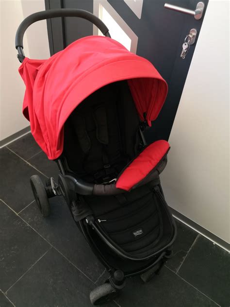 Športový kočík Britax B-Motion 4 Plus v čiernom prevedení s farebnou strieškou