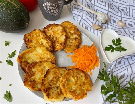 Ilustrácia detského jedla - zeleninové placky