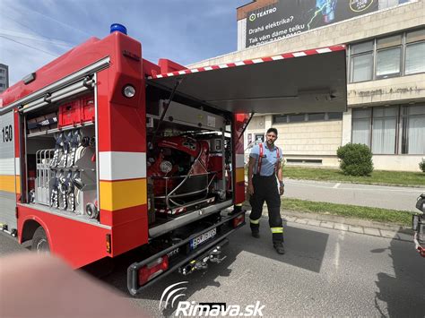 symbol policajta a hasiča