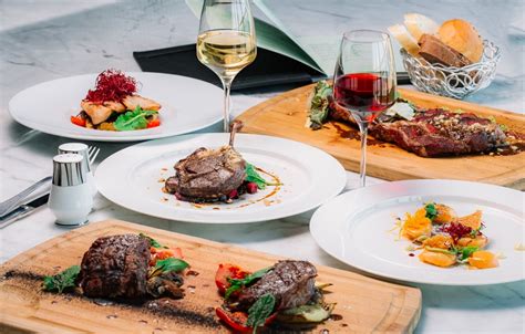 ilustrácia bábätka s jedlom