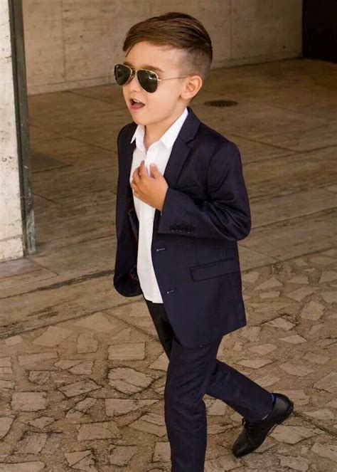 Detailný pohľad na luxusný detský outfit v štýle Alonso Mateo