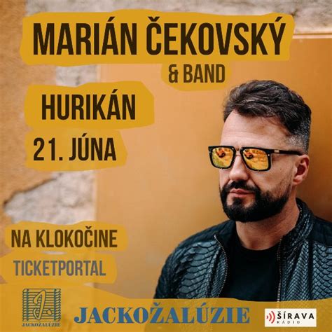 Marián Čekovský hrá na klavíri