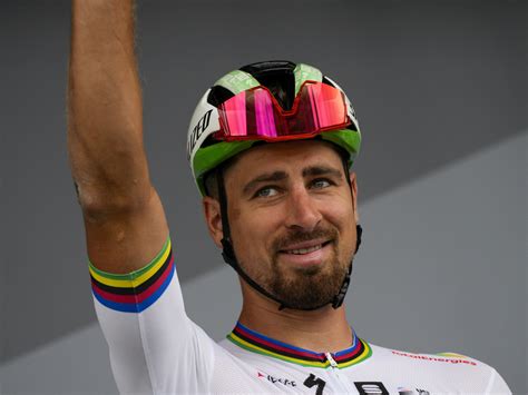 Peter Sagan usmievajúci sa na verejnosti