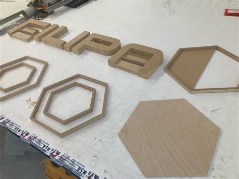 Ukážka rôznych 3D písmen z XPS materiálu s rôznym dizajnom