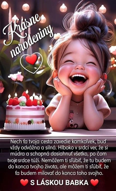 Dieťa oslavujúce šieste narodeniny s darčekmi