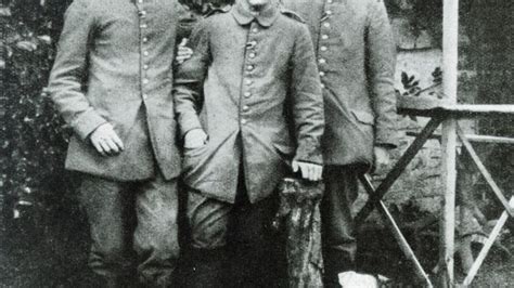 mladý Adolf Hitler ako žiak v škole