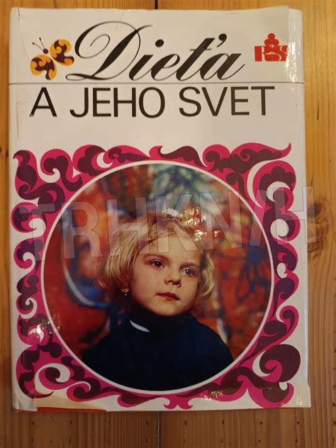dieťa objavujúce svet samostatnou chôdzou