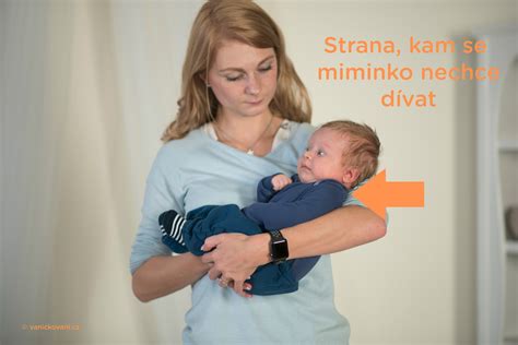 Zobrazenie správneho držania bábätka v náručí s podporou hlavičky a chrbta