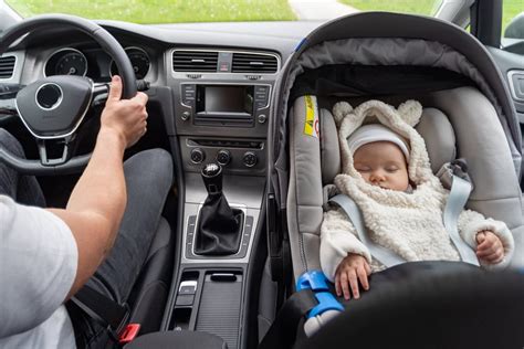 Autosedačka na prednom sedadle s vypnutým airbagom