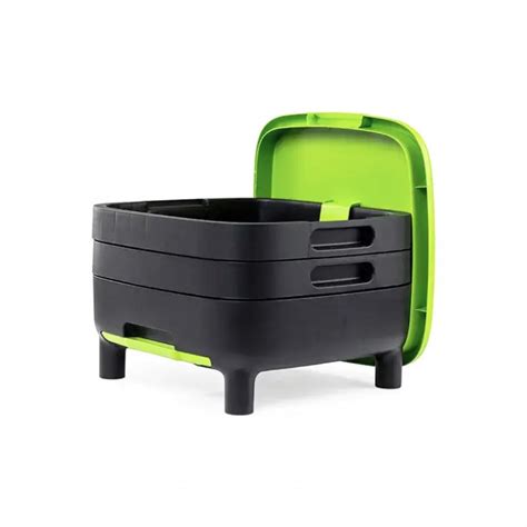 vermikompostér s dážďovkami