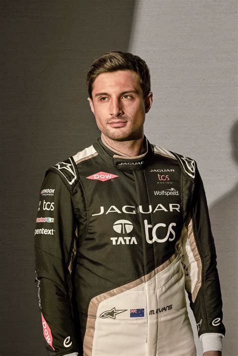 Alexander Štefuca pri komentovaní pretekov F1