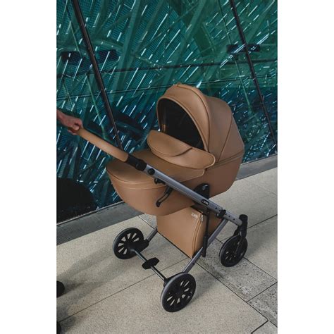 detailný pohľad na systém skladania rámu X-Lock pri modeli Anex e/type