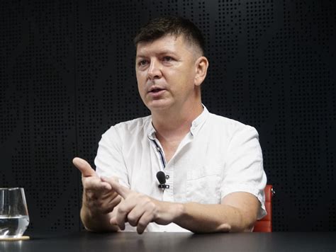Andrej Bičan moderuje reláciu 5 proti 5