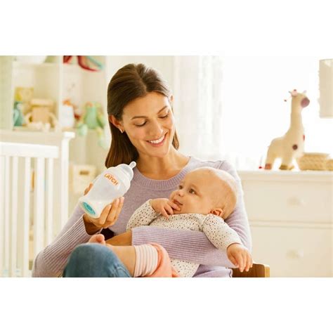 dieťa s cumlíkom MAM