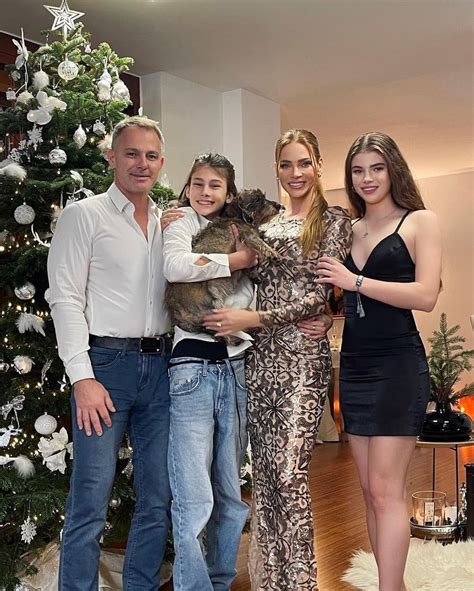 Andrea Verešová s manželom Danielom a deťmi Vanessou a Danielom Tobiasom