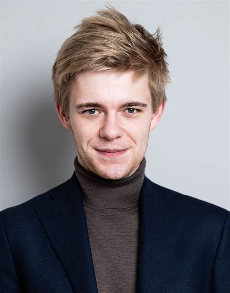 Mladý Anton Bendík s heligónkou