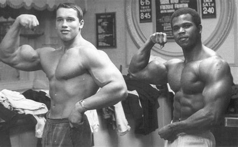 Mladý Arnold Schwarzenegger s rodičmi
