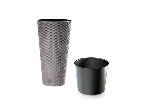 Porovnanie skutočného plodu a bábiky z umelého materiálu