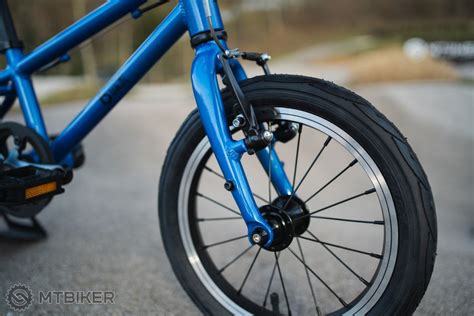 Porovnanie hliníkového a oceľového rámu detského bicykla