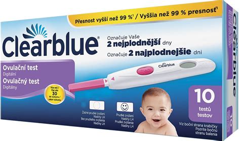 Žena držiaca ovulačný test Clearblue