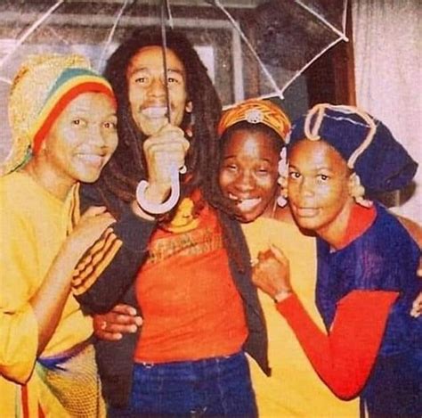 Fotografia Boba Marleyho s Ritou Marleyovou