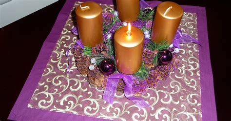 Prvá adventná sviečka na venci