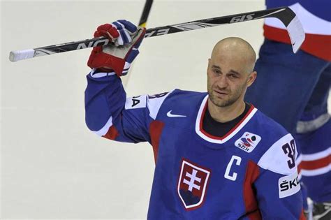 Pavol Demitra v hokejovom drese