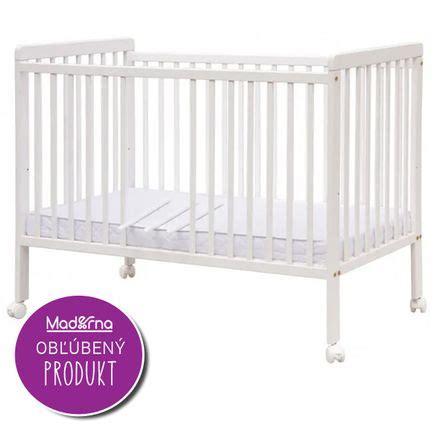 drevená detská postieľka s prírodnou povrchovou úpravou