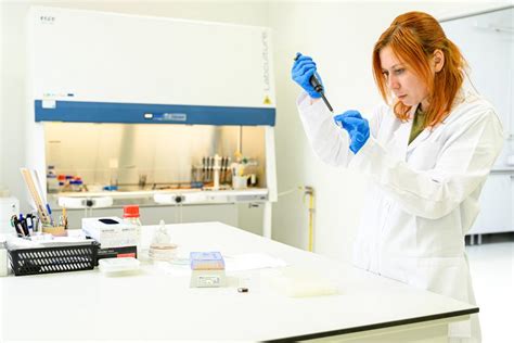 Laboratórny výskum kryoprotektívnych látok a spermií