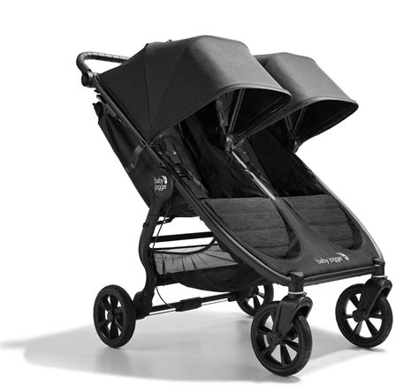 Ilustrácia rodiny s kočíkom Baby Jogger City Mini GT2 v parku
