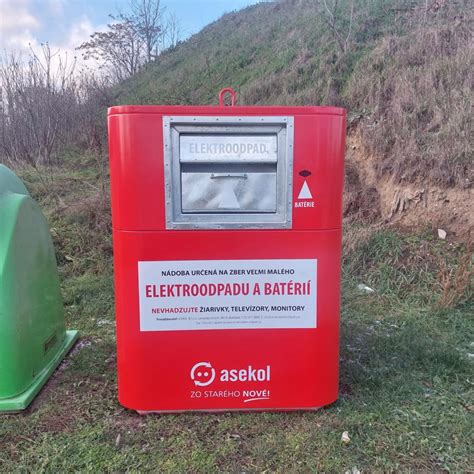 zberná nádoba na batérie a elektroodpad s logom recyklácie