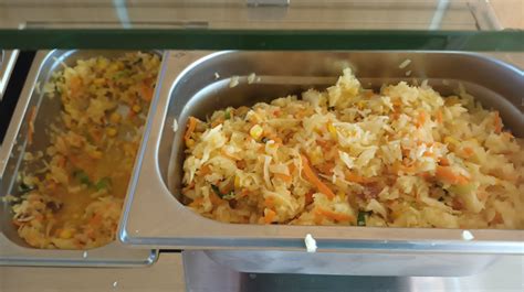 farebná miska plná nordických potravín