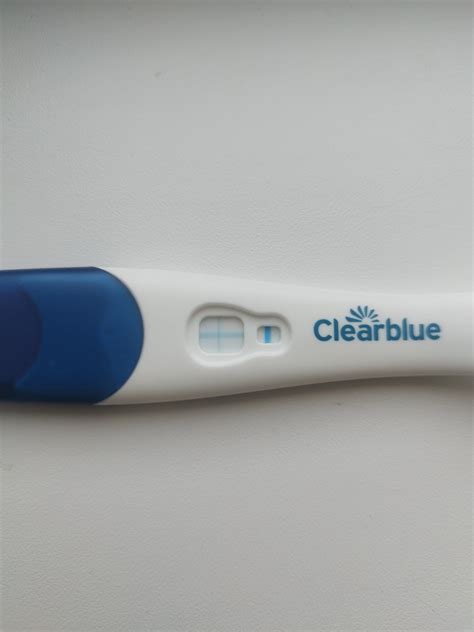 Ukážka výsledkov digitálneho tehotenského testu Clearblue s ukazovateľom týždňov
