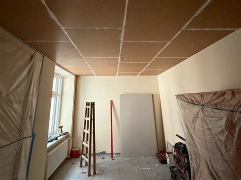 Interiérové úpravy na zníženie hluku v byte (koberce, tlmiace podložky)