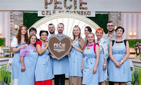 Koláž folklórnych tort z Pečie celé Slovensko