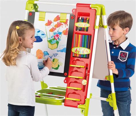 Ilustrácia dieťaťa kresliaceho