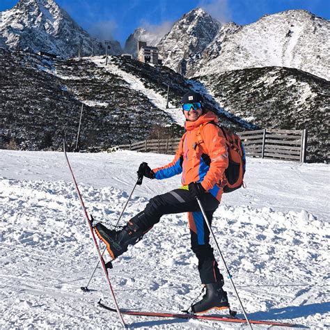 Pohyblivý obrázok padajúceho snehu