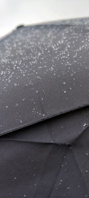 Schéma vrstvenia materiálu slnečníka s UV a teflónovou vrstvou