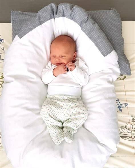 Bábätko v hojdačke