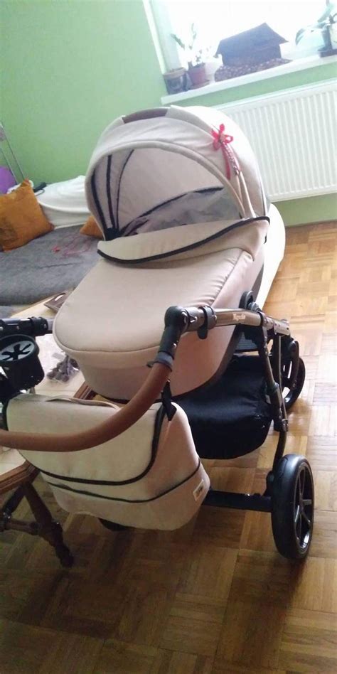 Zákazníčky vyberajú kočíky v Poľsku