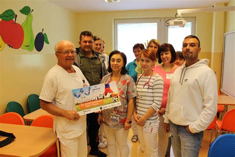 Fotografia učiteliek Detského raja pri spoločnej hre s deťmi