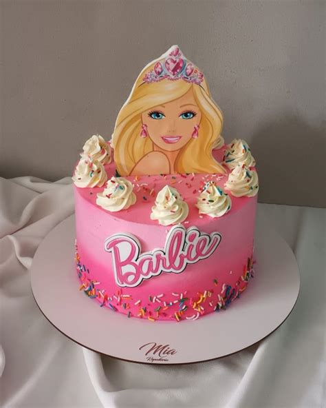 Barbie torta ako sukňa