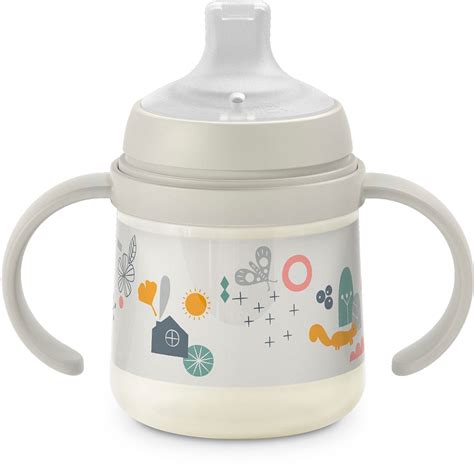 detská fľaša s rôznymi cumlíkmi