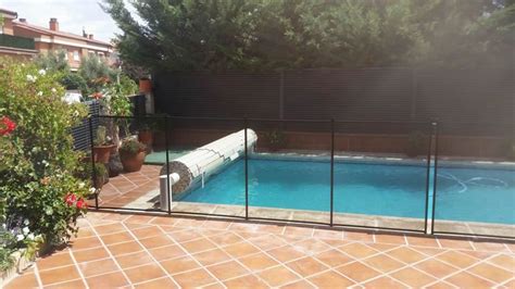 bezpečnostný plot okolo bazéna