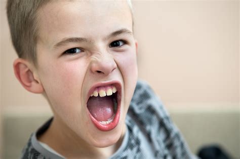 Dieťa prejavujúce agresívne správanie