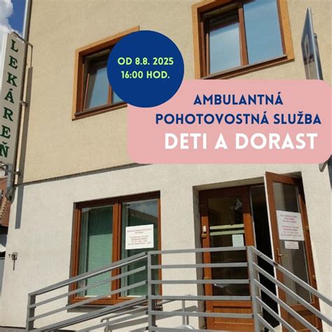 rodičia venujúci pozornosť dieťaťu