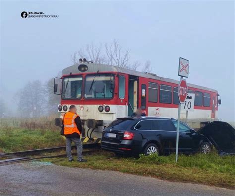 zrážka auta s vlakom